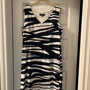 Classic navy and white Nine West women’s dress size 12.